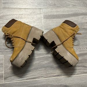 vintage Qupid platform boots 5 preowned